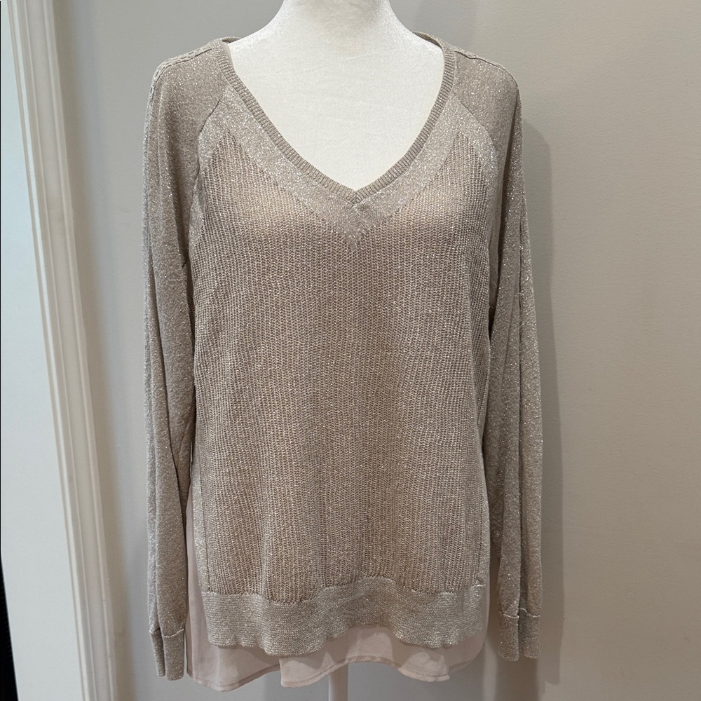 2/$40 🌸Lucky Brand Gray V-Neck Sweater with underlay and intricate sleeve detail